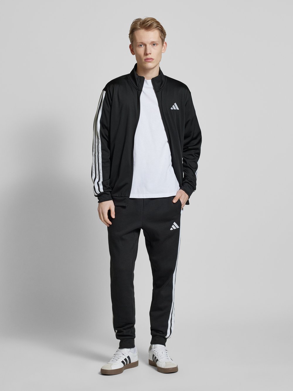

Толстовка с вышитым логотипом ADIDAS SPORTSWEAR, черный