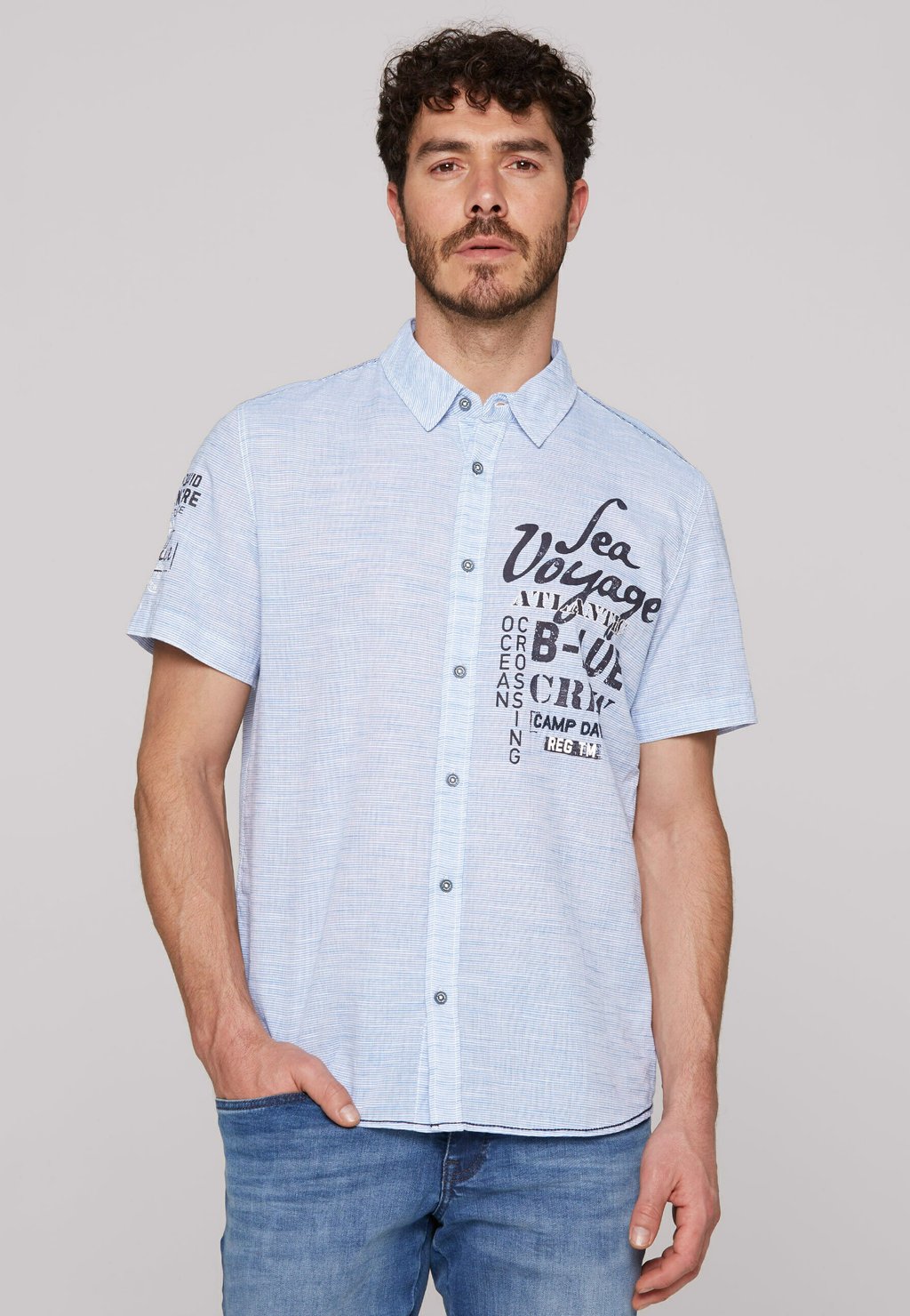 

Рубашка STREIFEN KURZARM MIT LABEL PRINTS Camp David, светло-голубой