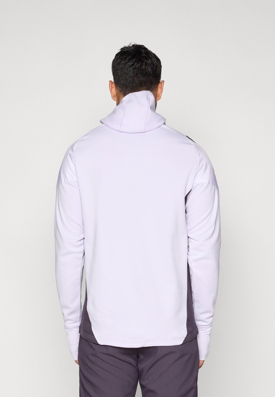 Куртка Adidas Performance MANCHESTER UNITED 25/26 COMPETITION WINTERIZED TOP, Purple Tint/Aurora Black/Purple — фото 4