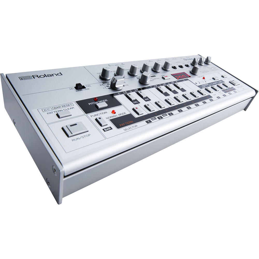 

Синтезатор Roland Boutique TB-03 Bassline Synthesizer TB-03