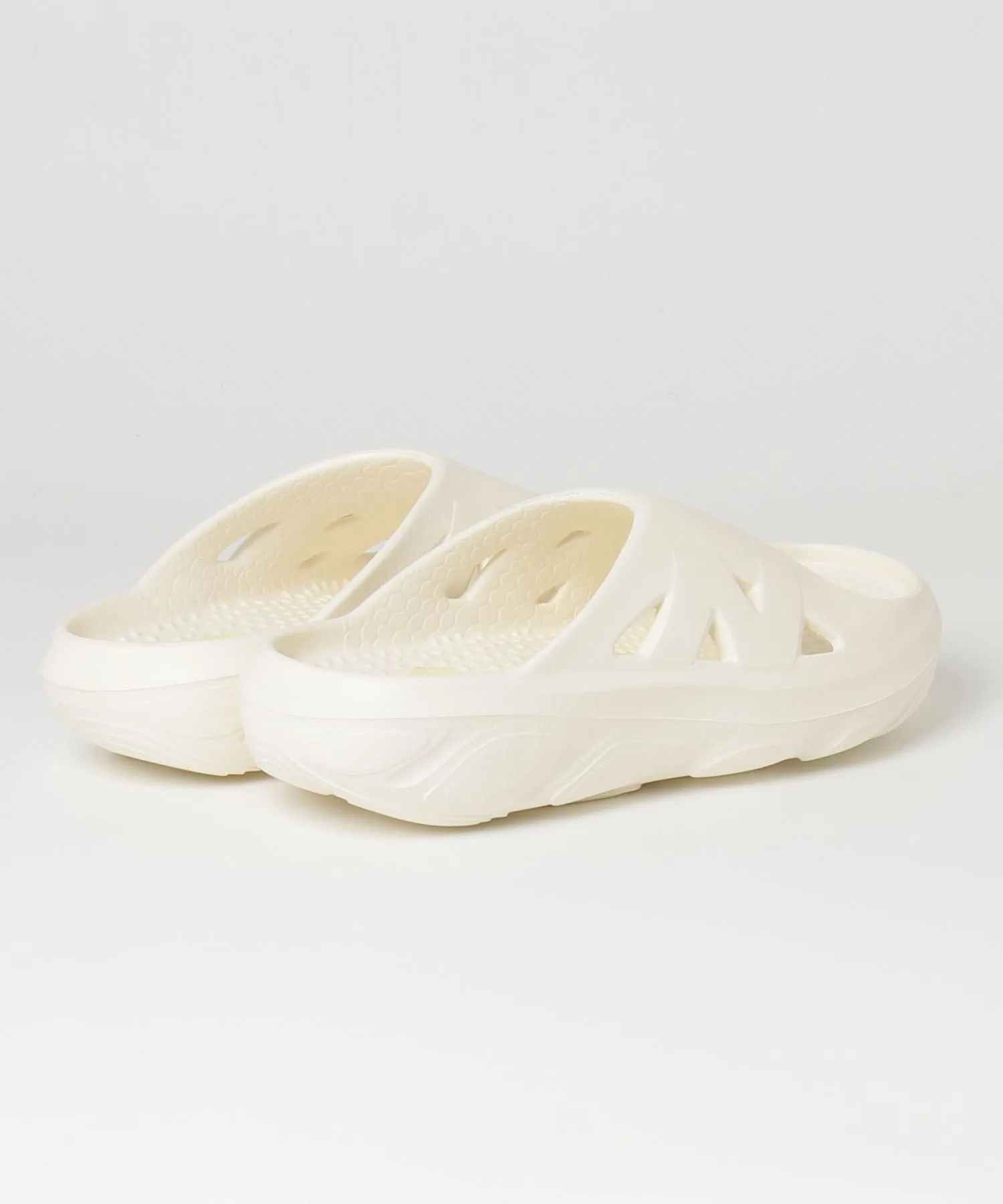 Мужские сандалии с мягкой подошвой RCVRY SLIDE v1 New Balance белые — фото 2