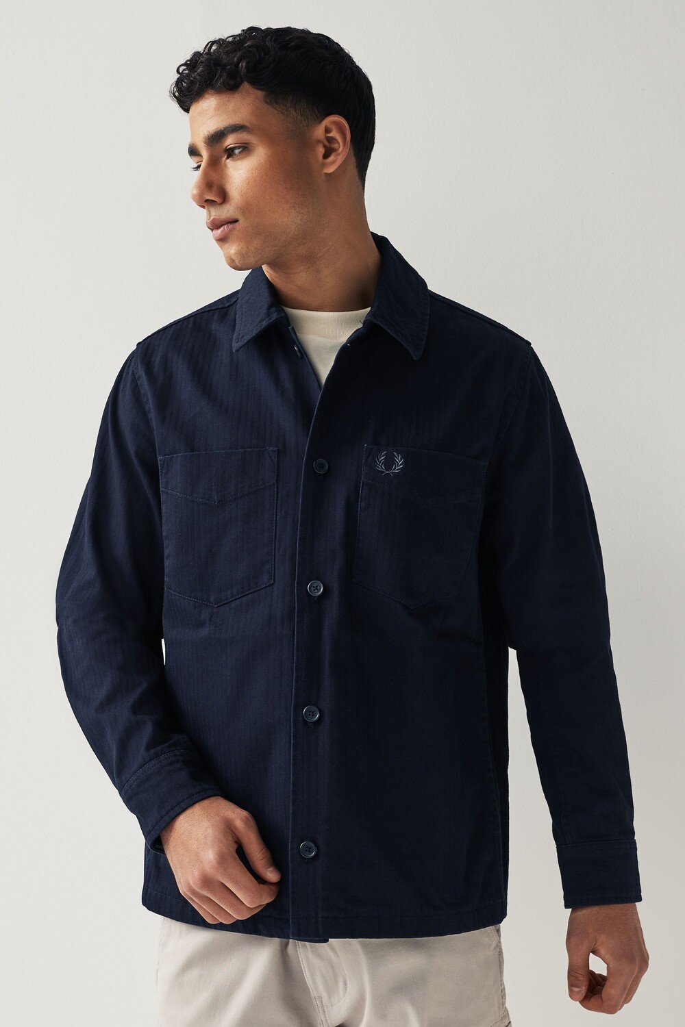 

Темно- рубашка с узором «елочка» Fred Perry, синий