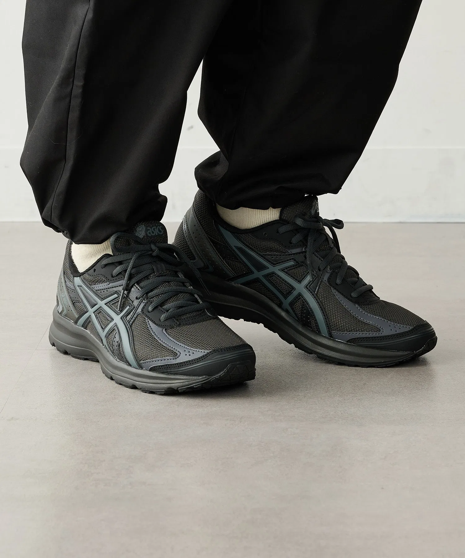Унисекс кроссовки ASICS JOG 100S белые — фото 3