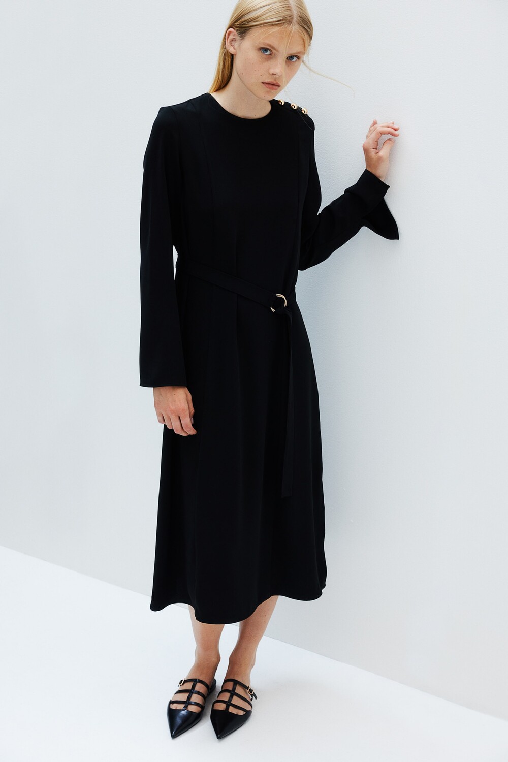 

Платье из твила с поясом H&M, черный