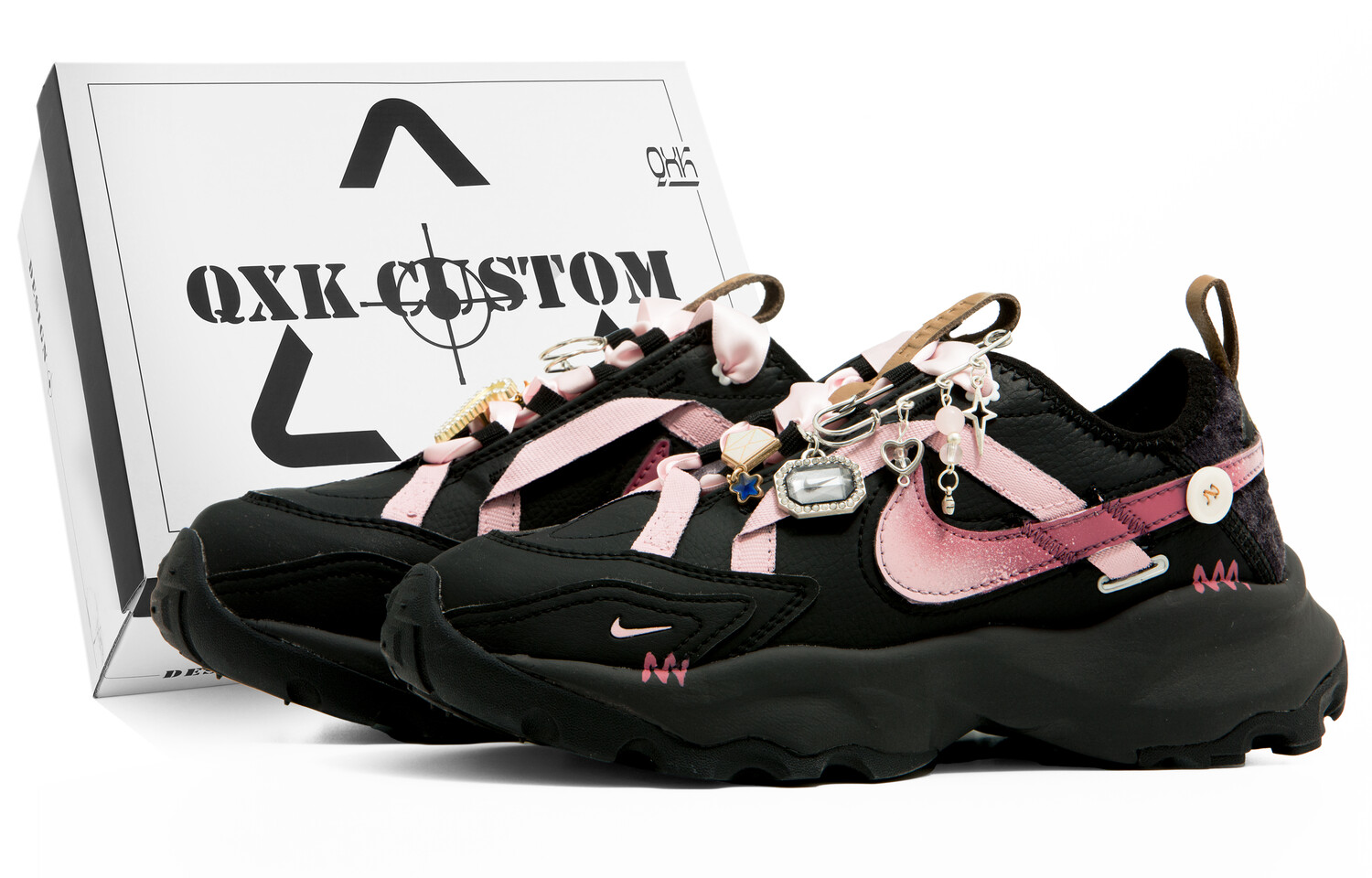 

Кроссовки Nike TC 7900 Lifestyle Shoes Women's Low-top Black/pink, черный