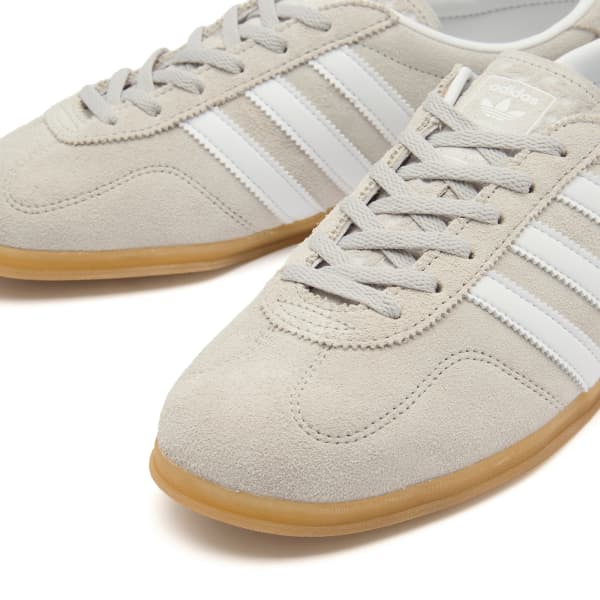 Газель лоу профиль кроссовки Adidas, grey two / cloud white / gum — фото 4