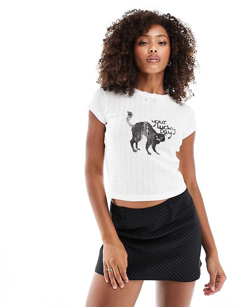 

ASOS DESIGN – белая облегающая короткая футболка с кошачьим принтом