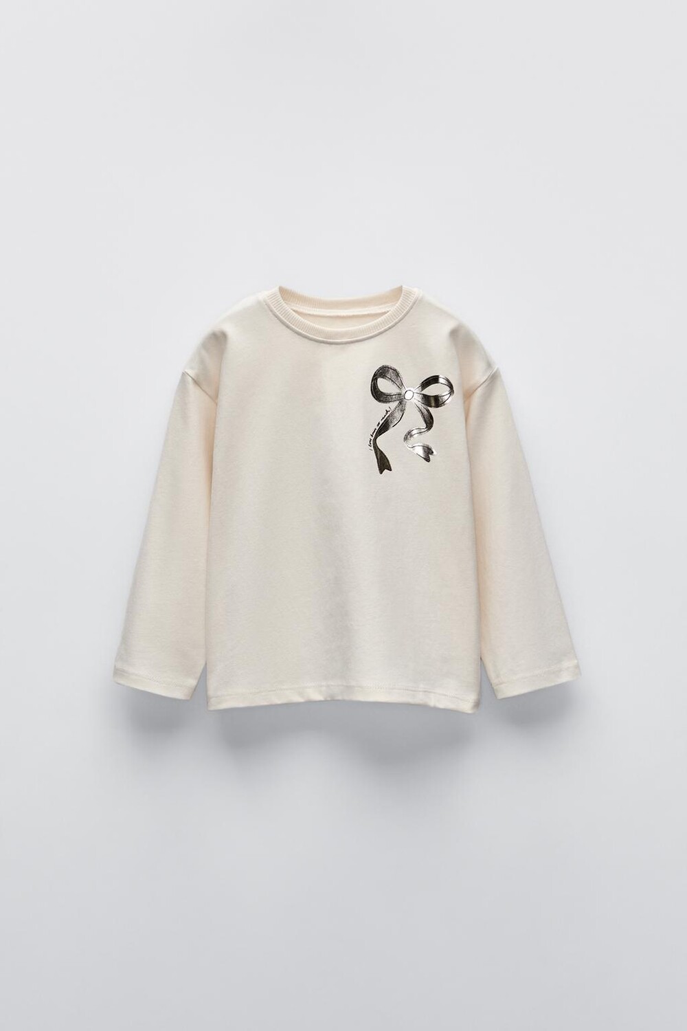 

Футболка с принтом и фольгированной детали ZARA, экрю