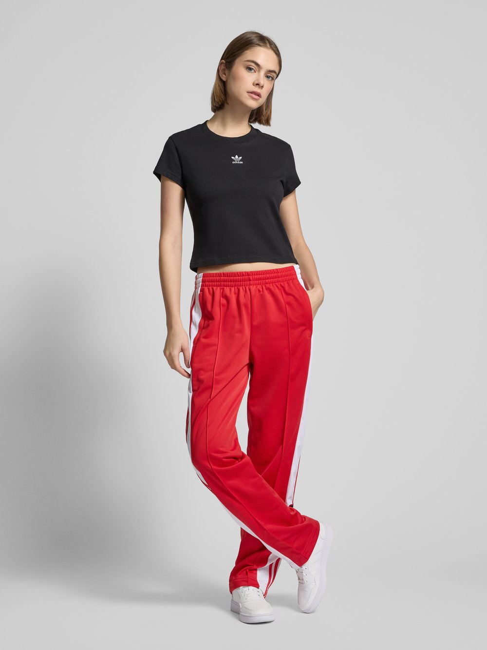 

Футболка с вышитой этикеткой adidas Originals, черный