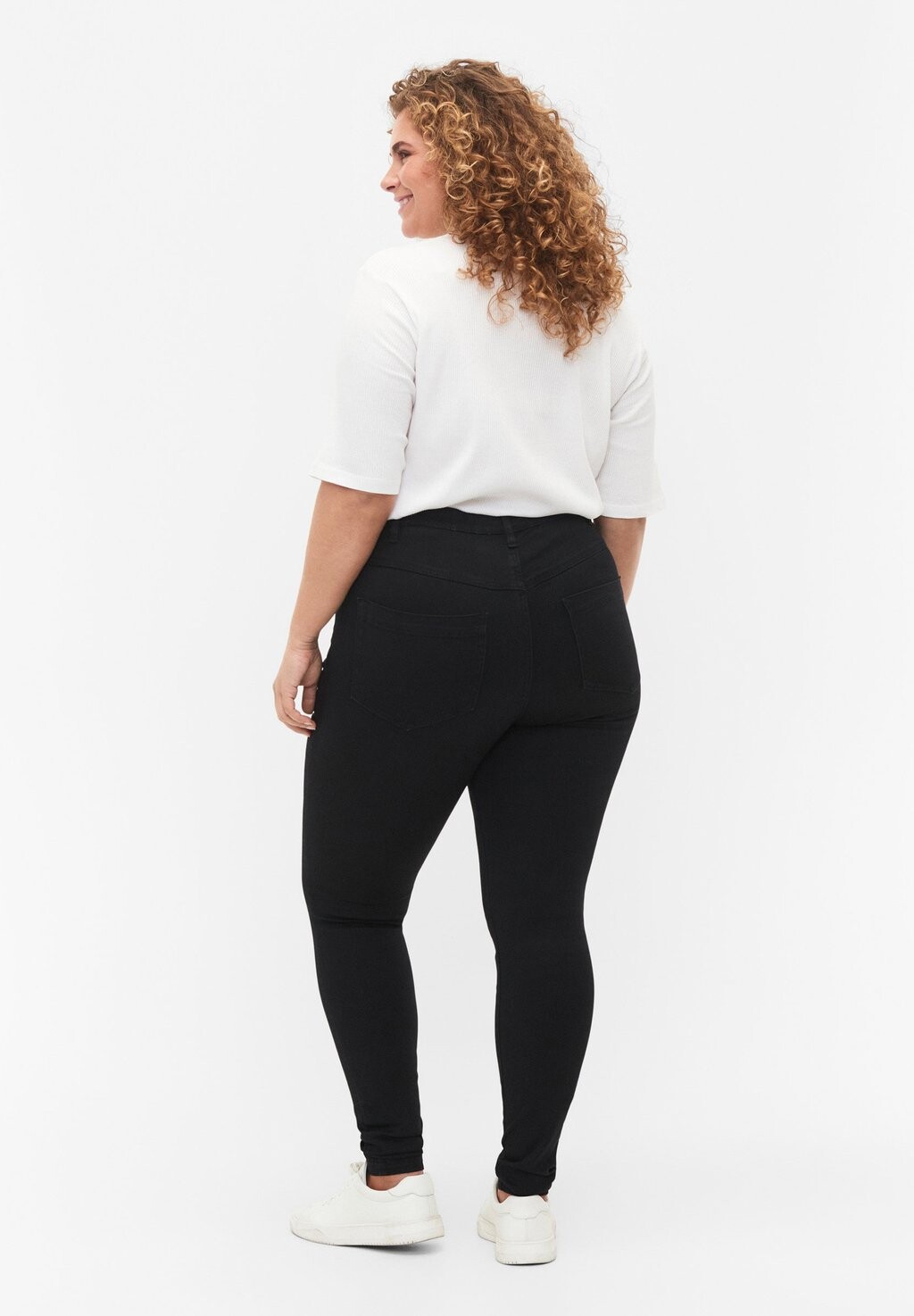 

Джинсы облегающего кроя MIT HOHER TAILLE Zizzi, черный деним