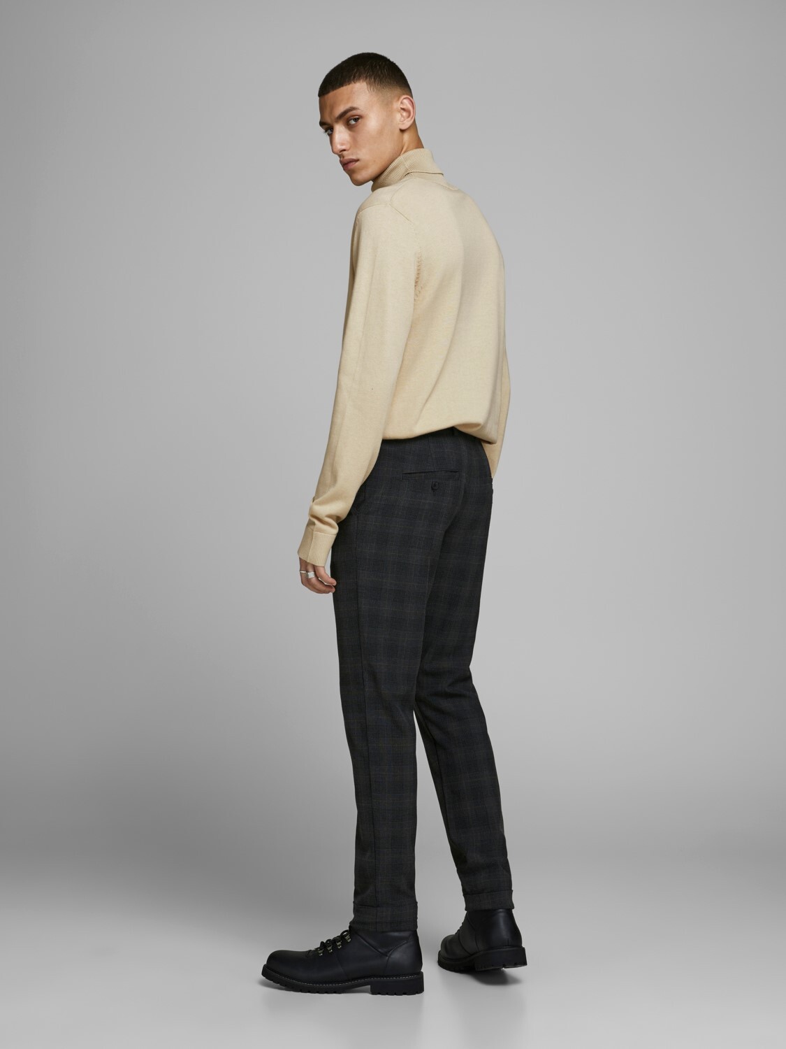 

Пуловер Jack & Jones Dünner Rollkragen Strick Rundhals Basic Sweater JJEEMIL, бежевый