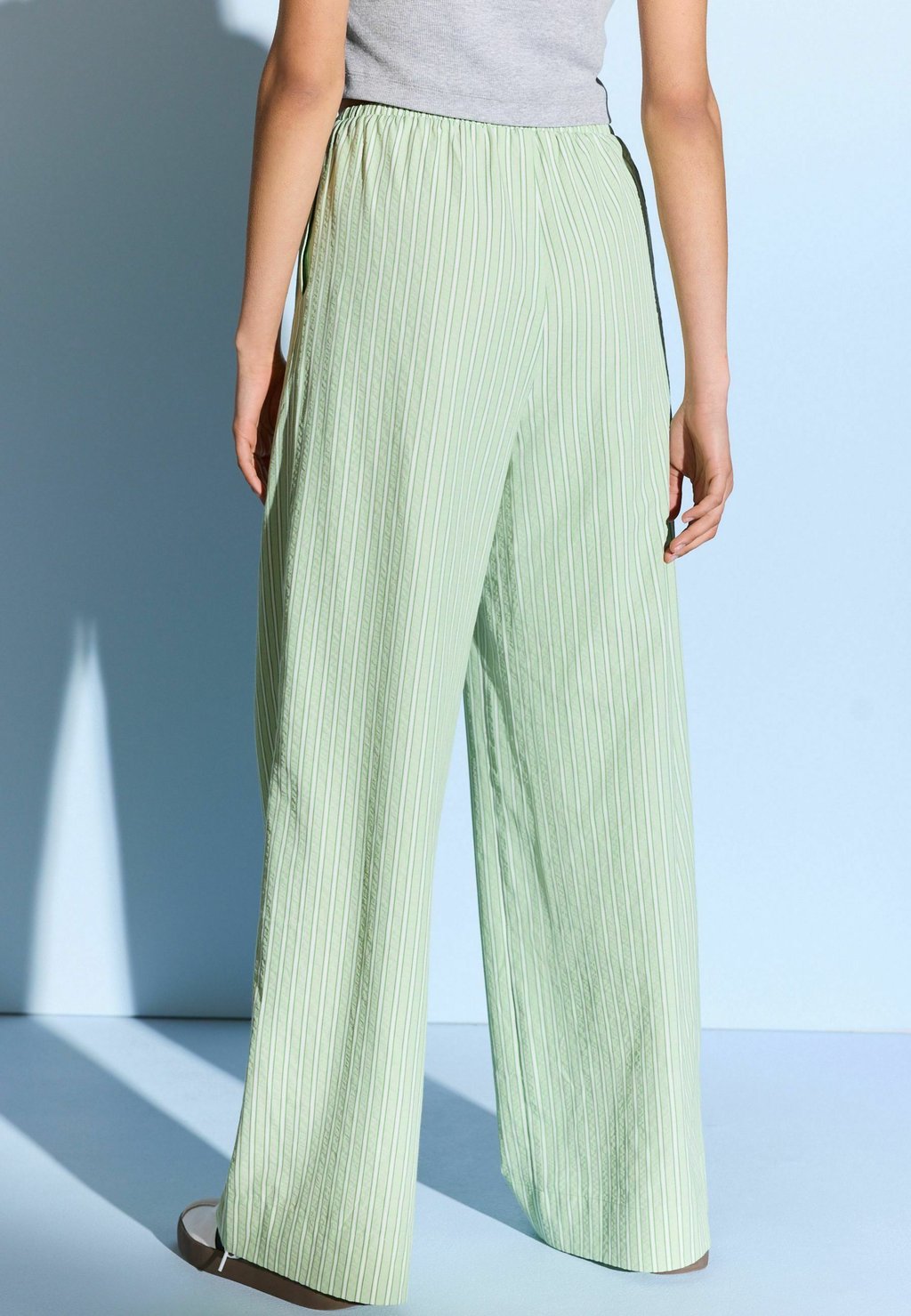 

Брюки TEXTURED STRIPE WIDE LEG Next, зеленый