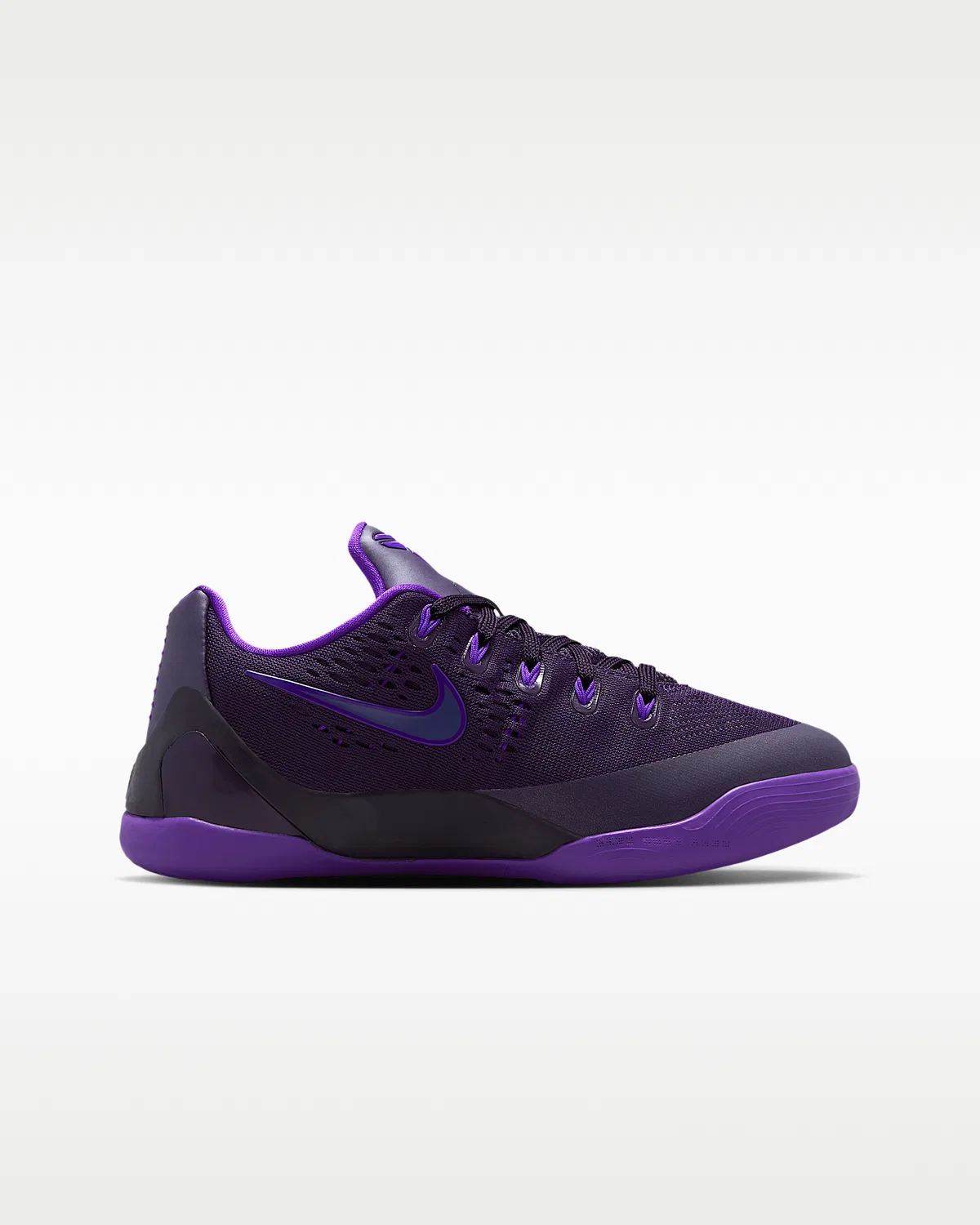 Детские баскетбольные кроссовки Kobe IX Low EM, Purple Dynasty/Sanded Purple/Fierce Purple — фото 3