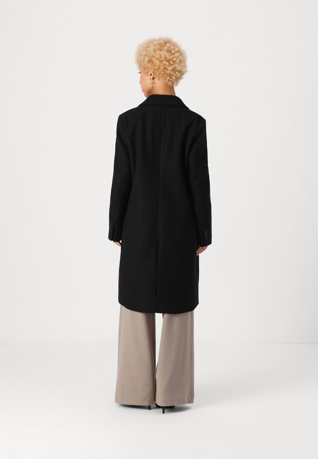

Классическое пальто VMFORTUNESARA Vero Moda Petite, черный