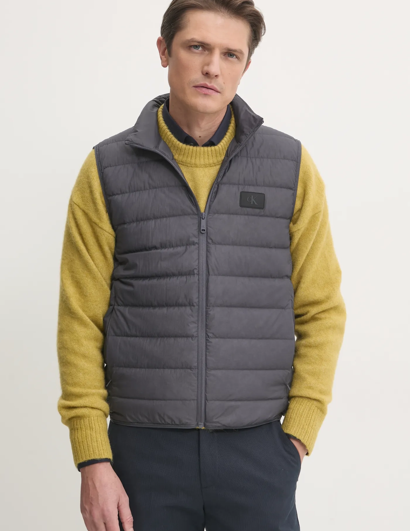 

Пуховый жилет Calvin Klein Jeans, серый