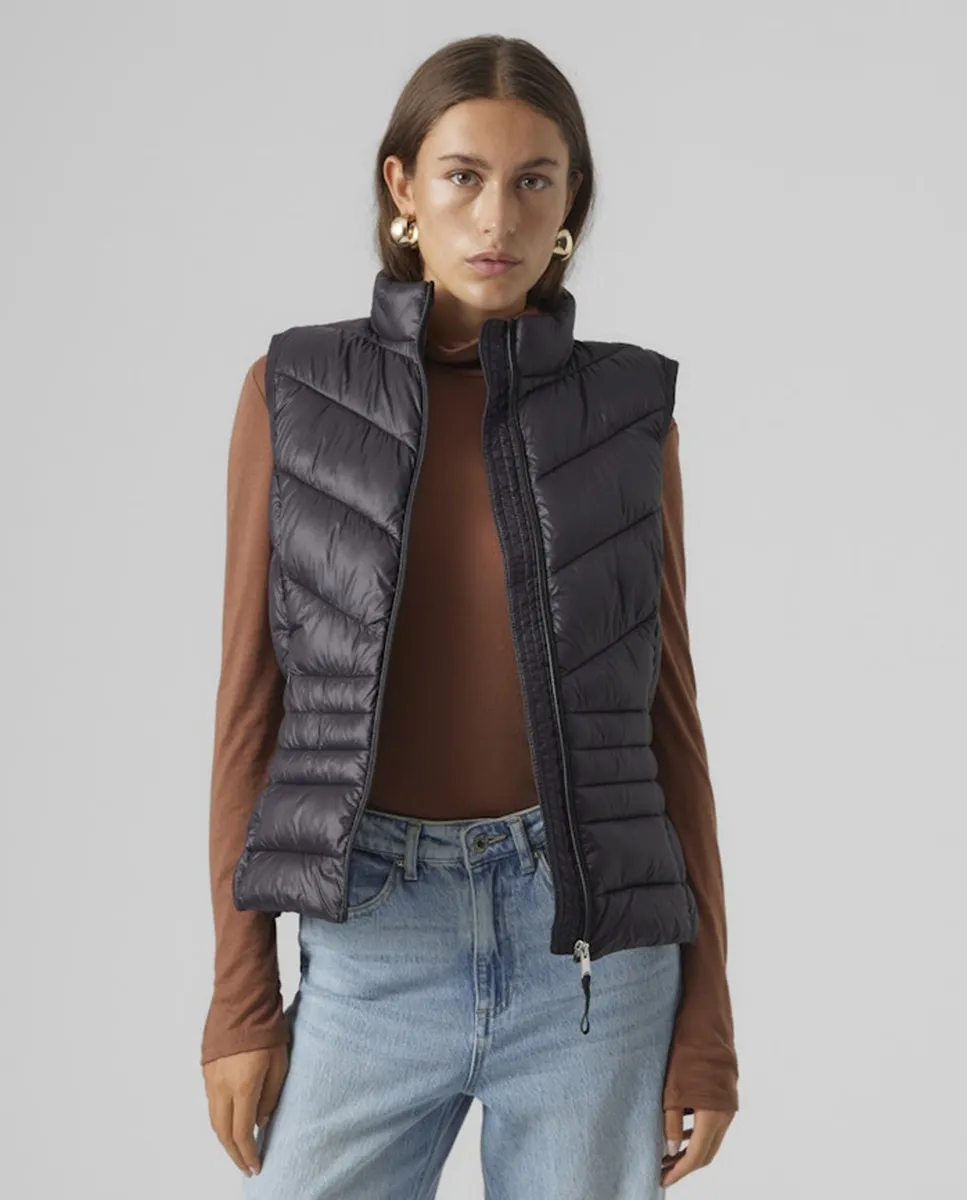 

Женский стеганый жилет с карманами Vero Moda, черный