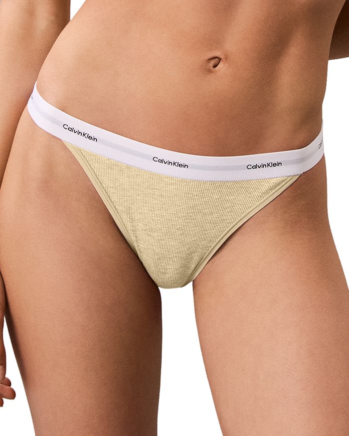 

Стринги бикини Calvin Klein, белый