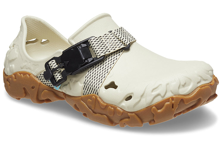 Обувь Crocs All Terrain Atlas, цвет «костяной коричневый» — фото 3
