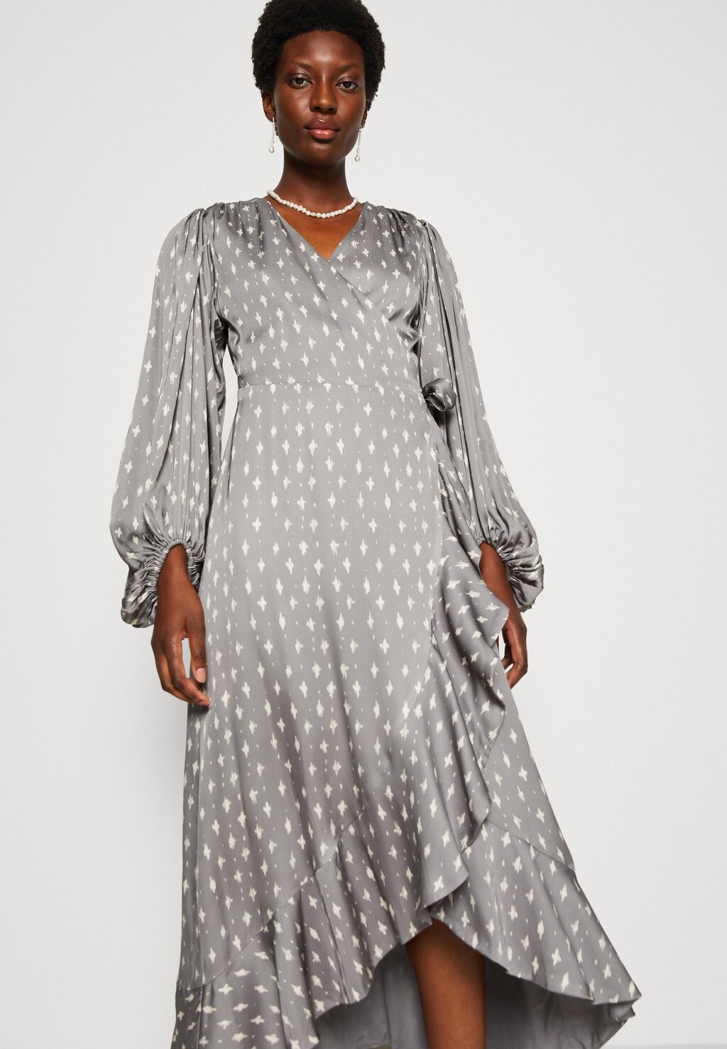 

Бальное платье PRINTED WRAP MIDI DRESS By Malina, серый