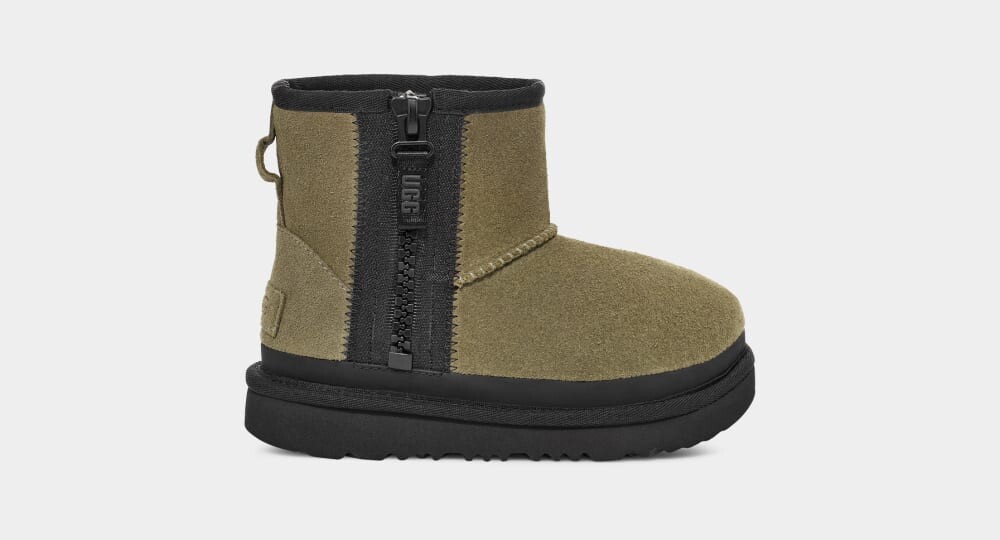 

Угги Classic Mini Zipper Tape Logo UGG, зеленый