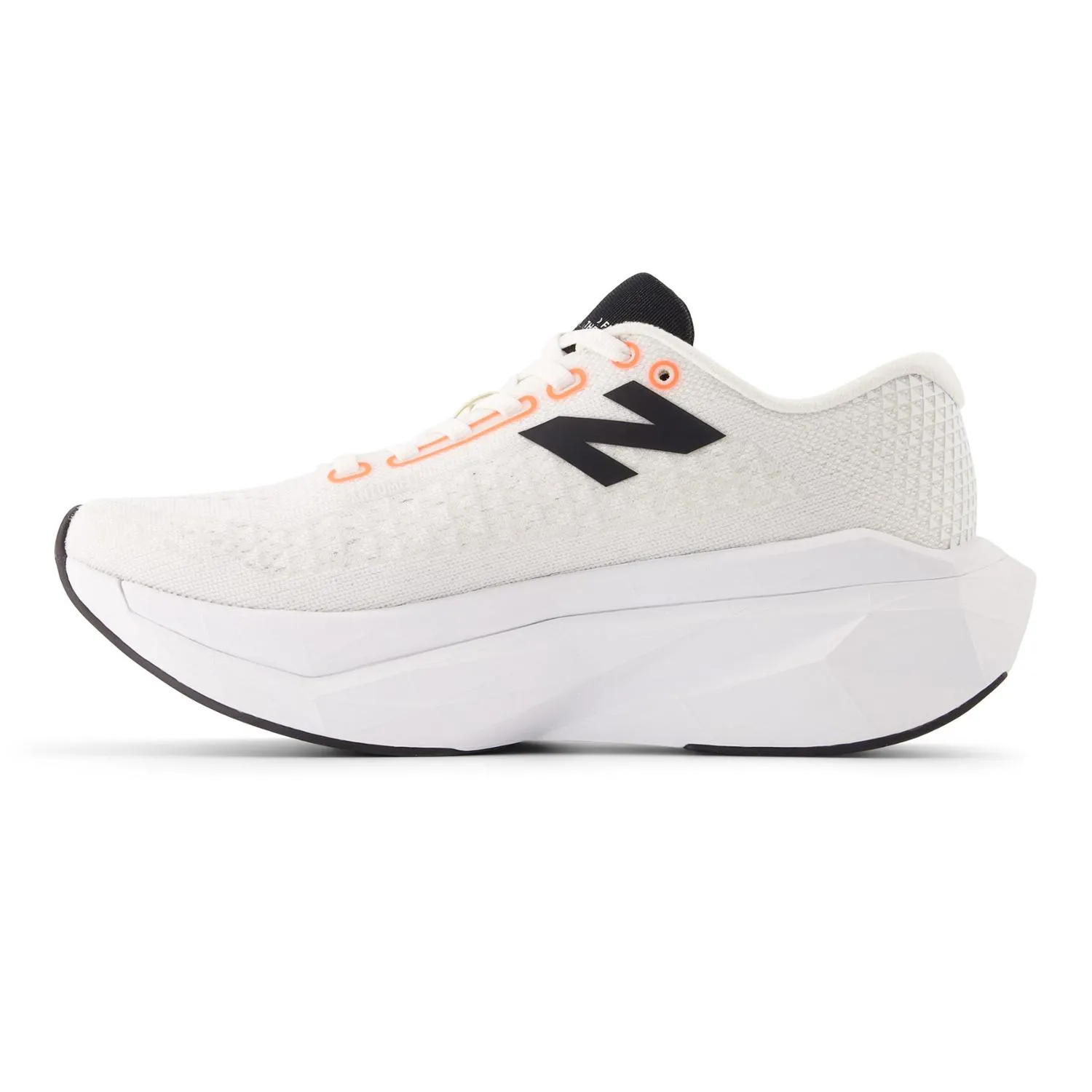 Женские дорожные беговые кроссовки FuelCell SuperComp Trainer v3 New Balance, Sea Salt/Urgent Red/Black — фото 2