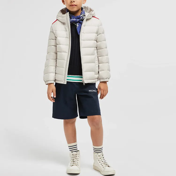 Пуховик Moncler для детей светло-бежевый — фото 4