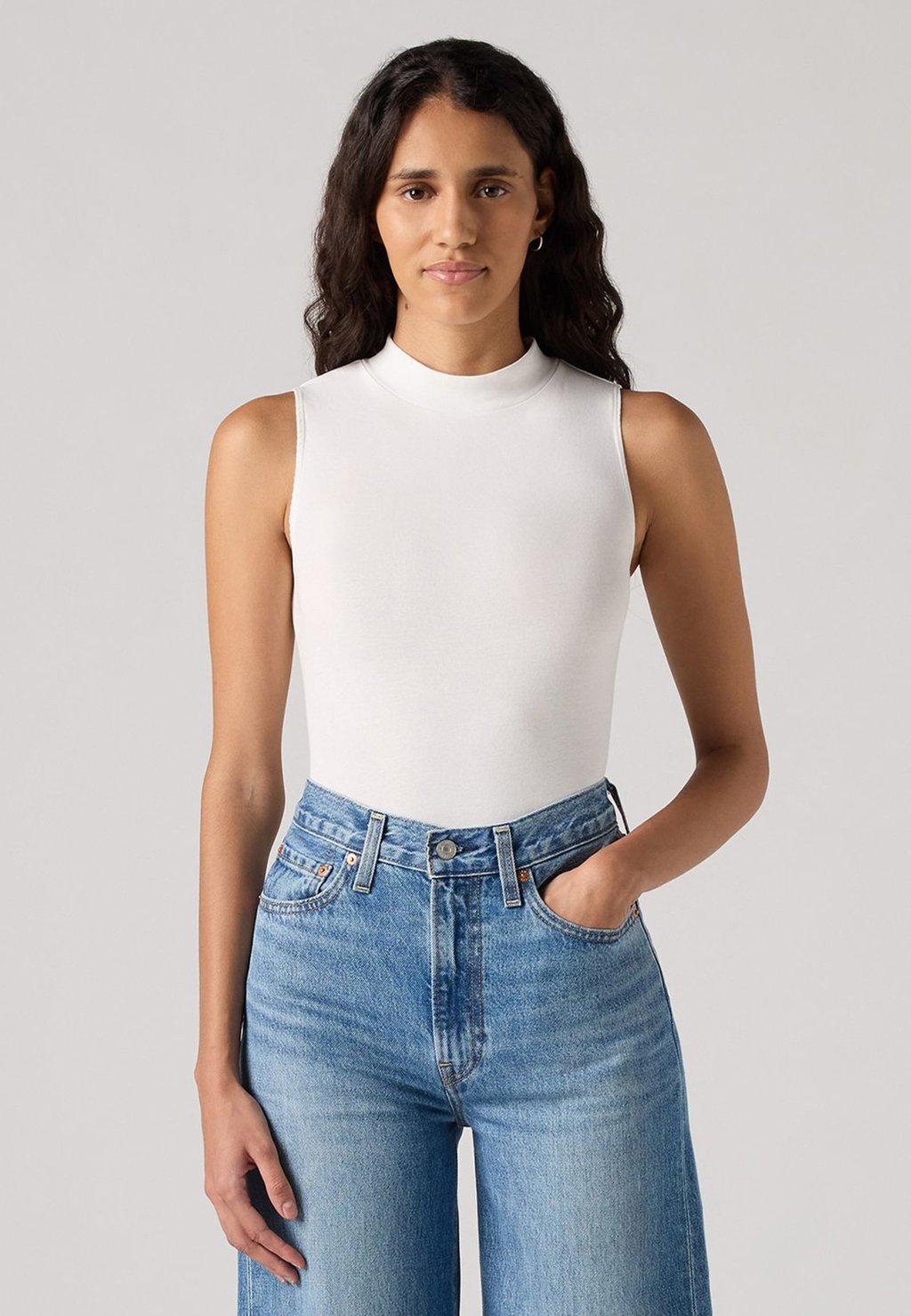 

Топ EFFORTLESS TANK Levi's, белый