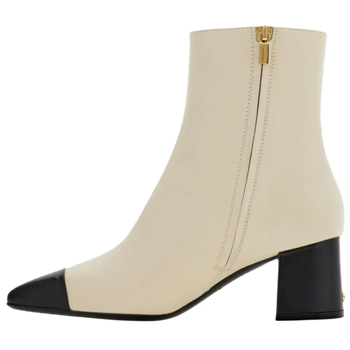 Ботильоны женские белые Ferragamo