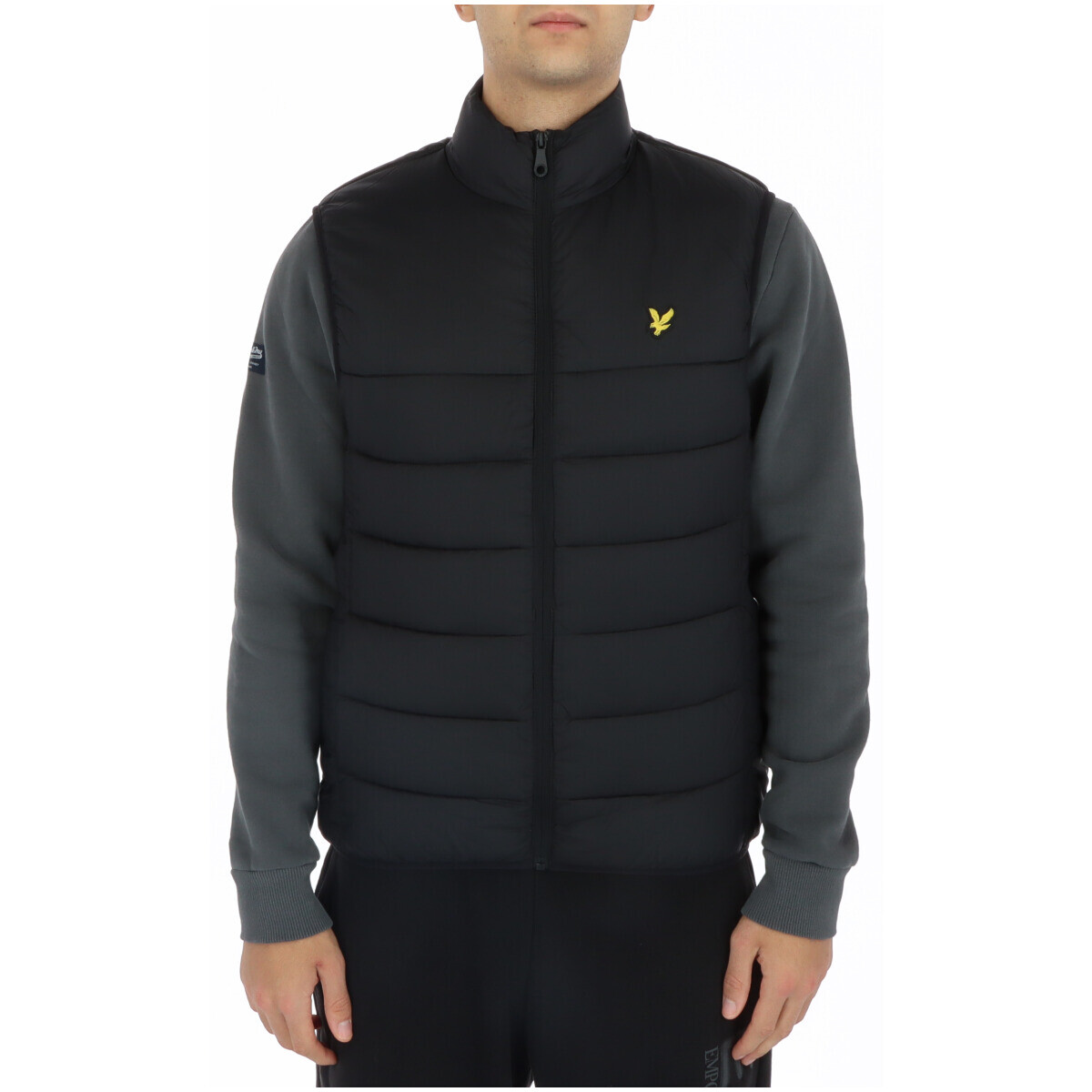 

Жилет Lyle & Scott стеганый, черный
