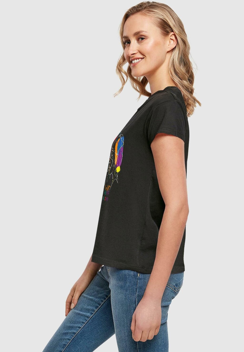 

Футболка с принтом LOVE IS LOVE Merchcode, черный