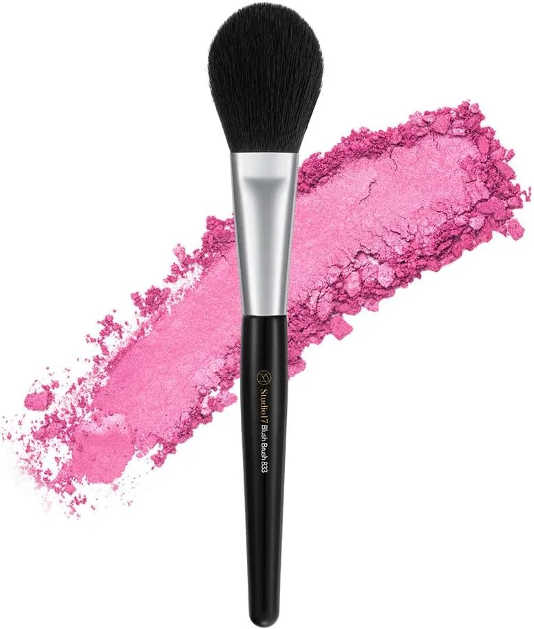 Кисть для румян STUDIO17 Pink 1 шт