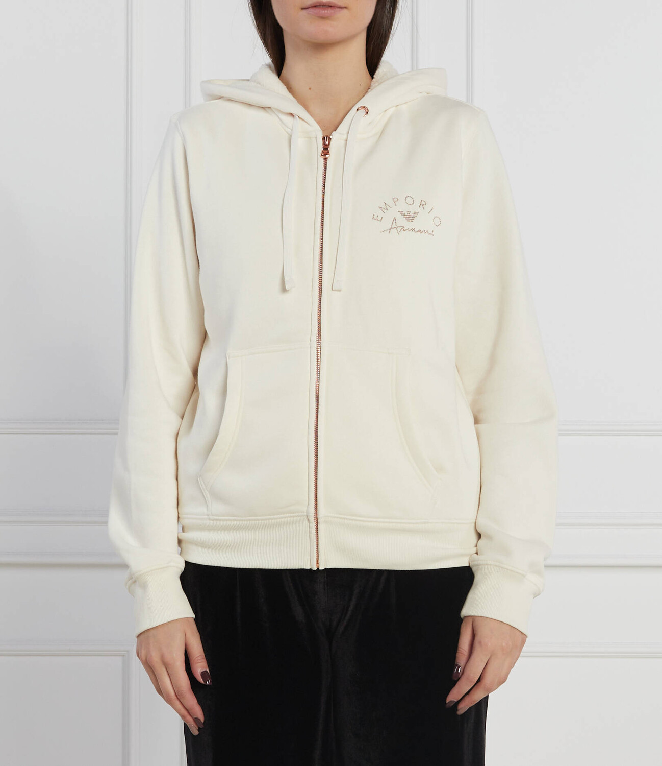 

Толстовка Emporio Armani regular fit, кремовый