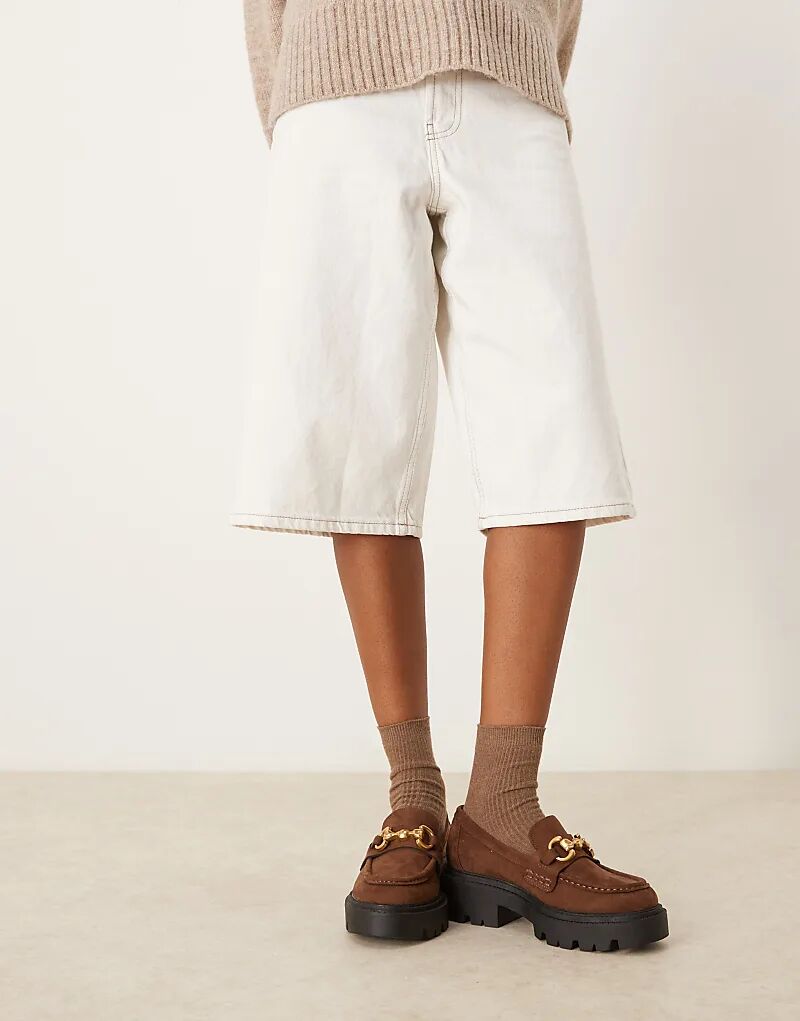 Лоферы ASOS DESIGN Milan с массивной цепочкой из замши шоколадного цвета — фото 4