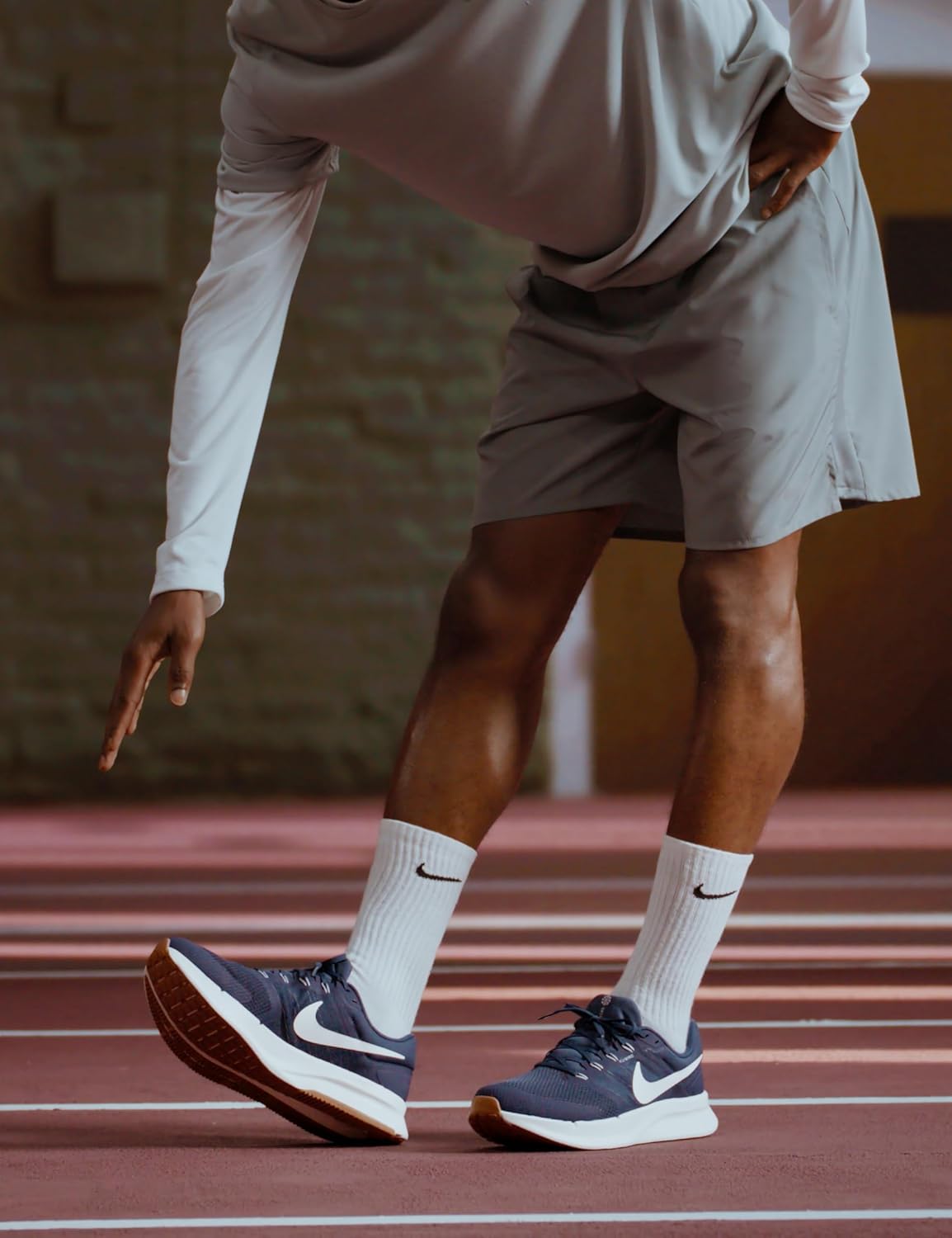 Мужские кроссовки для бега по шоссе Nike Run Swift 3, синий/коричневый/темно-синий — фото 2