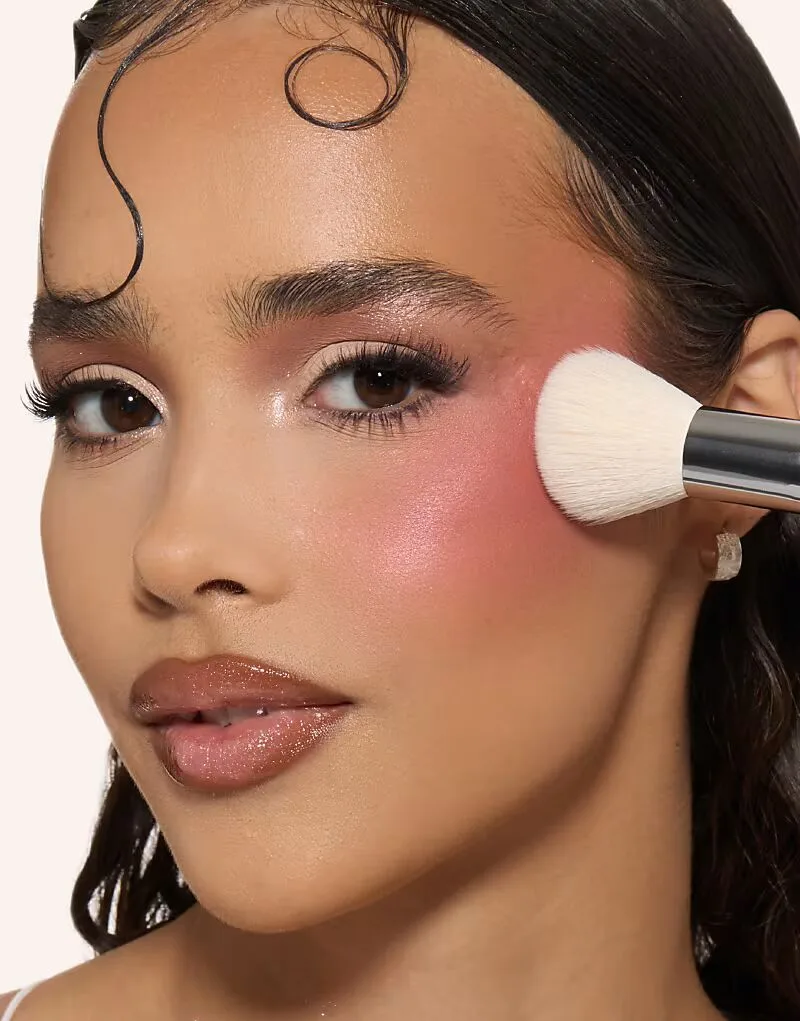 Кисть для растушевки румян Huda Beauty — фото 2