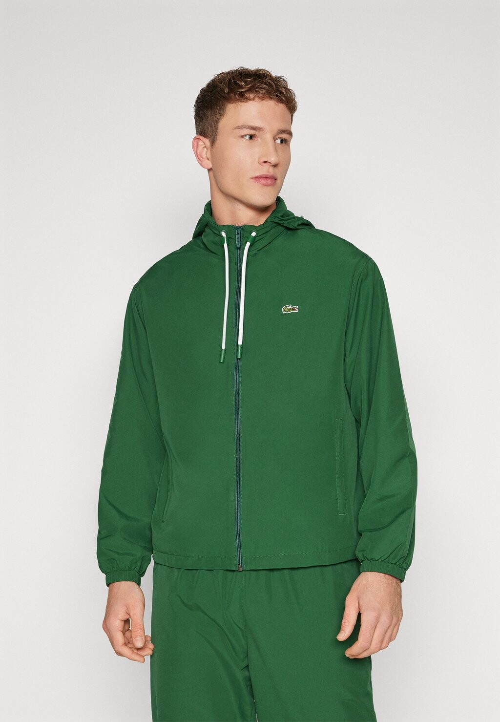 

Легкая куртка ESSENTIAL Lacoste, цвет green