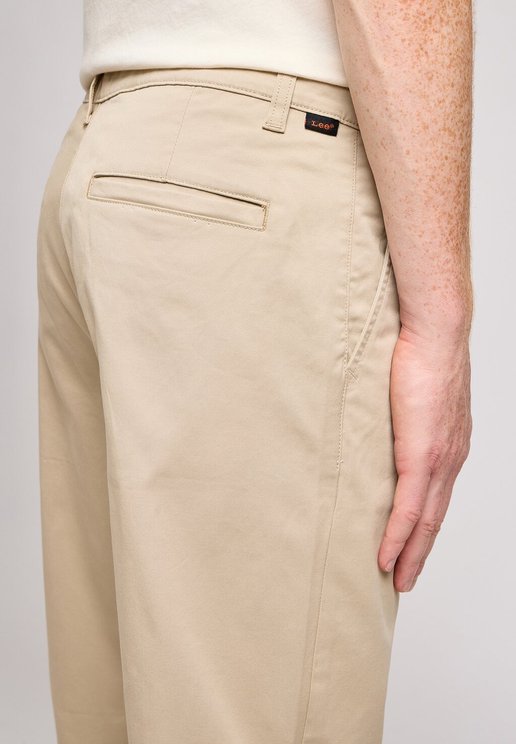 

Брюки REGULAR CHINO Lee, серо-коричневый