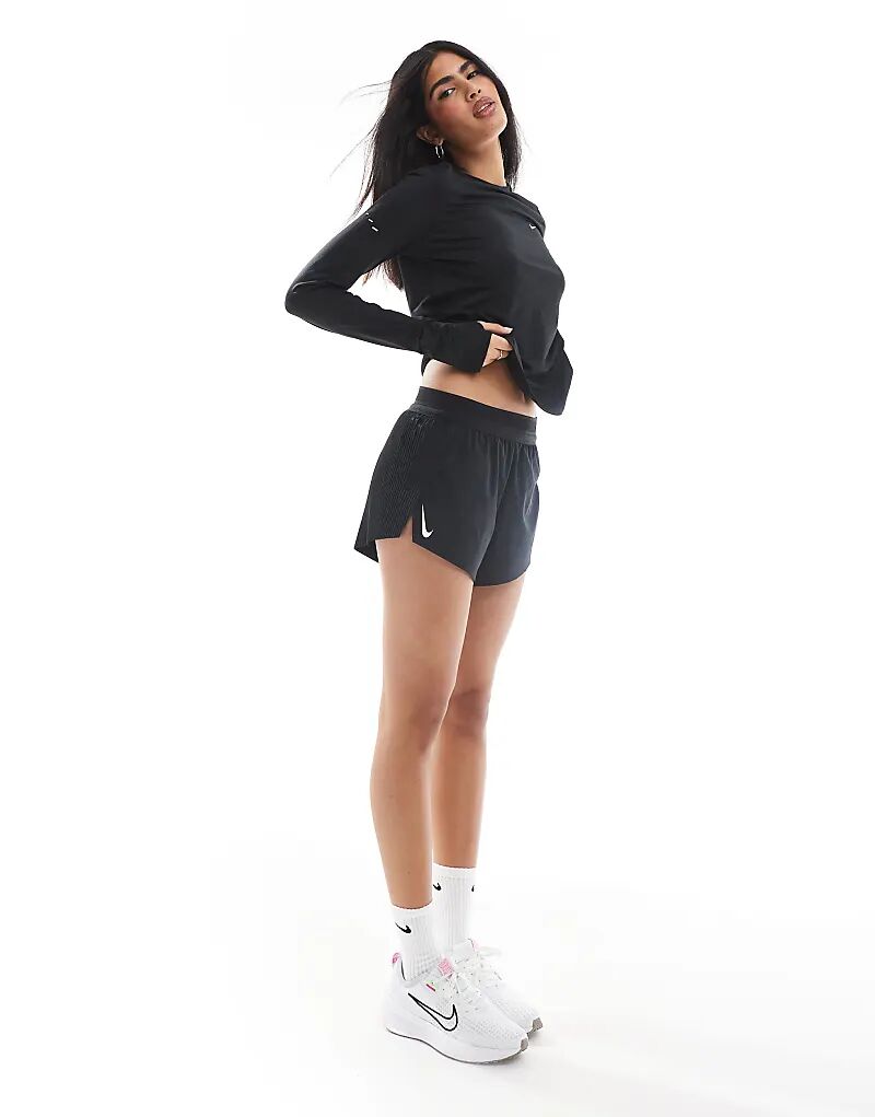 Шорты Nike Running Aeroswift Dri-FIT со средней посадкой и плиссе, черные — фото 2