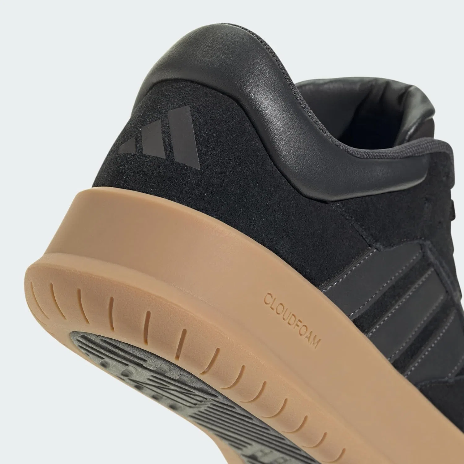 Кроссовки Adidas Court 24 с черным кожаным верхом — фото 4