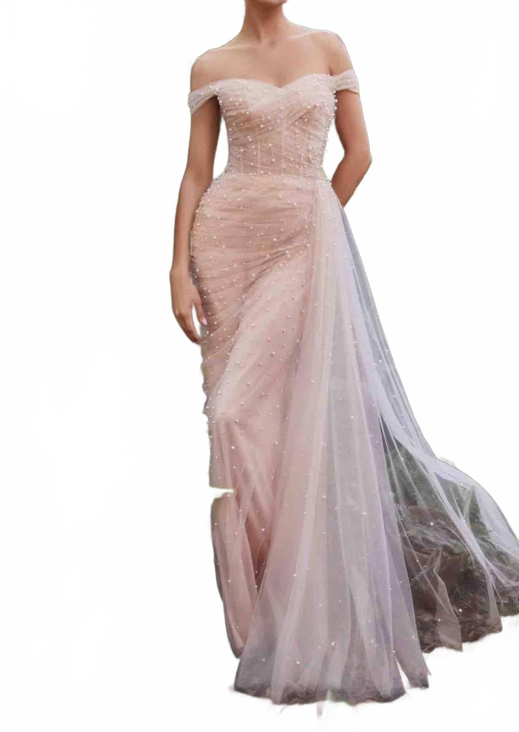 

Платье с открытыми плечами в нежно-розовом цвете Andrea & Leo Couture