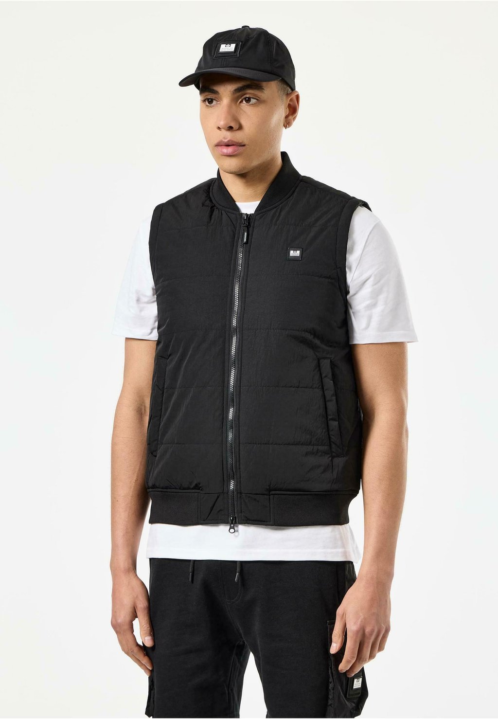 

Жилет SAHARUN Weekend Offender, черный