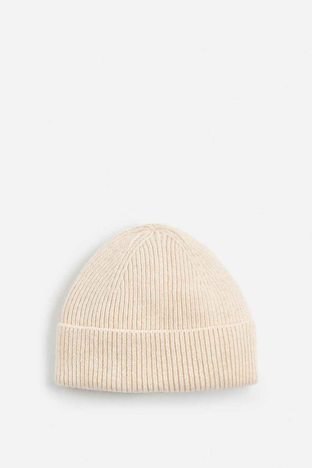 

Короткая шапка из смешанной шерсти ZARA, экрю