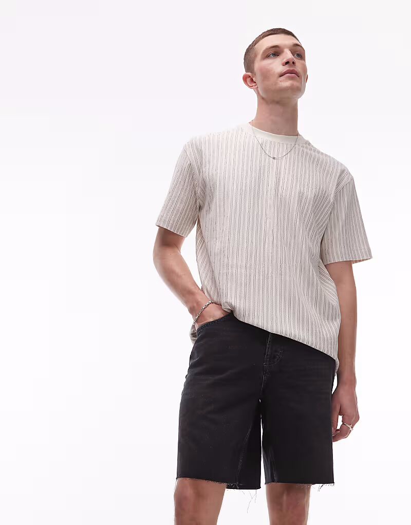 

Джинсовые шорты прямого кроя Topman с необработанным краем черного цвета с потертостями