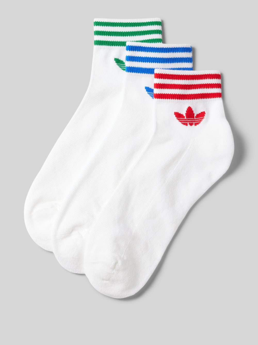 

Носки с этикеткой в ​​упаковке по 3 шт adidas Originals, белый
