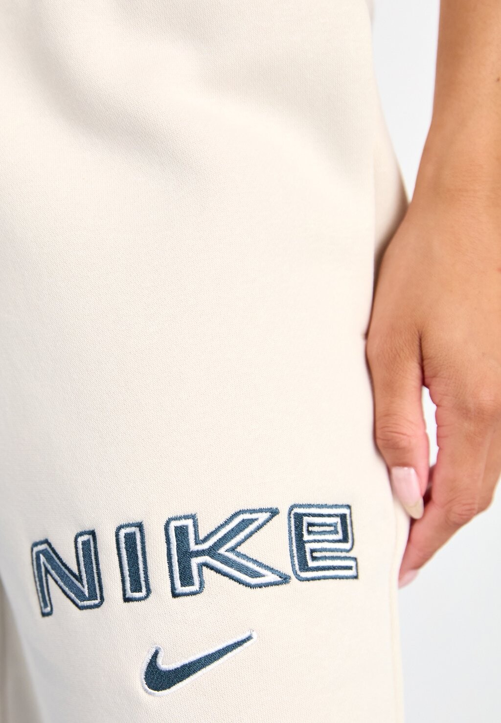 

Спортивные брюки LOGO Nike Sportswear, белый