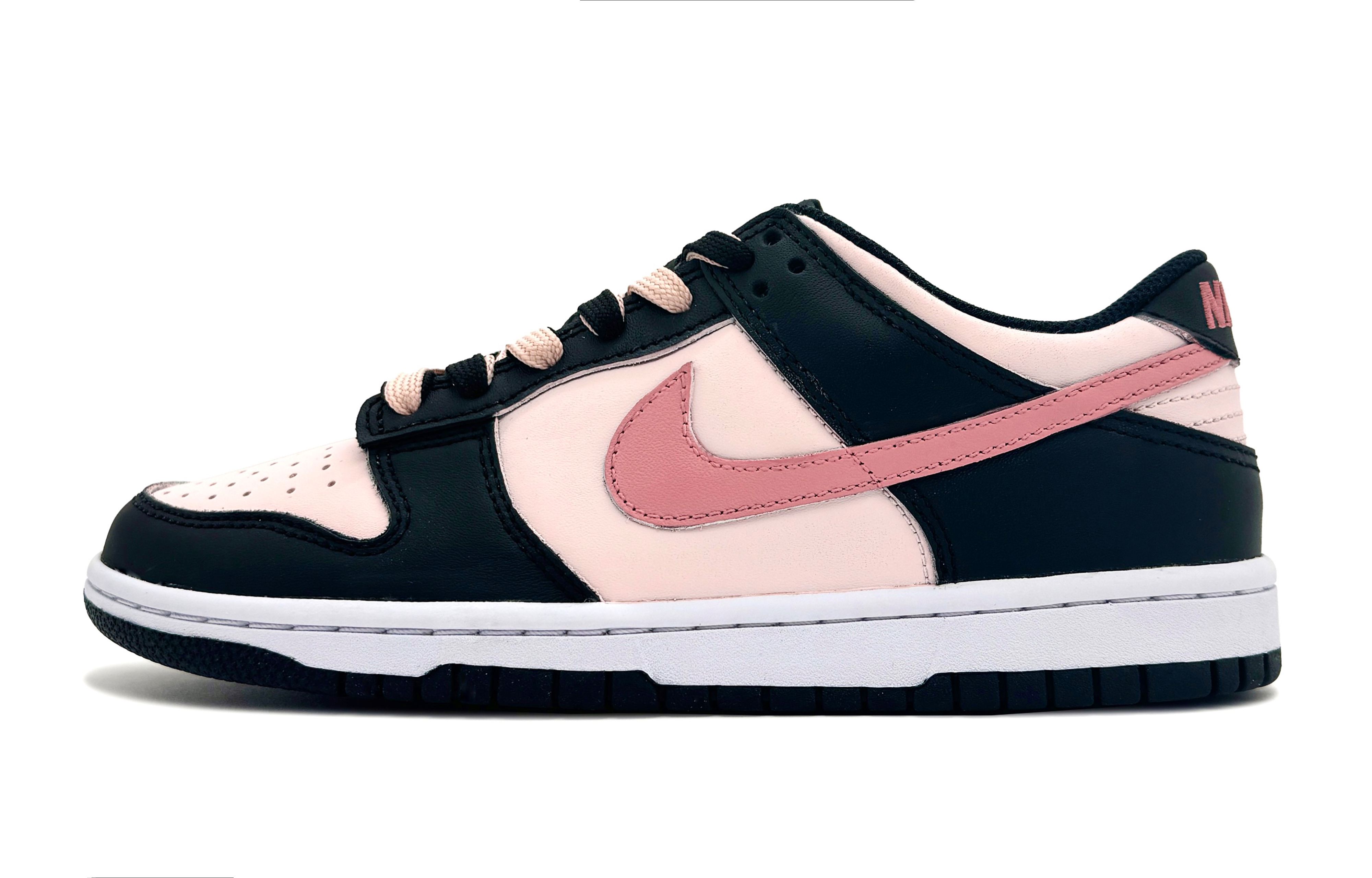 

Кроссовки Nike Dunk Skateboarding Shoes Women's Low-top Black/pink, черный