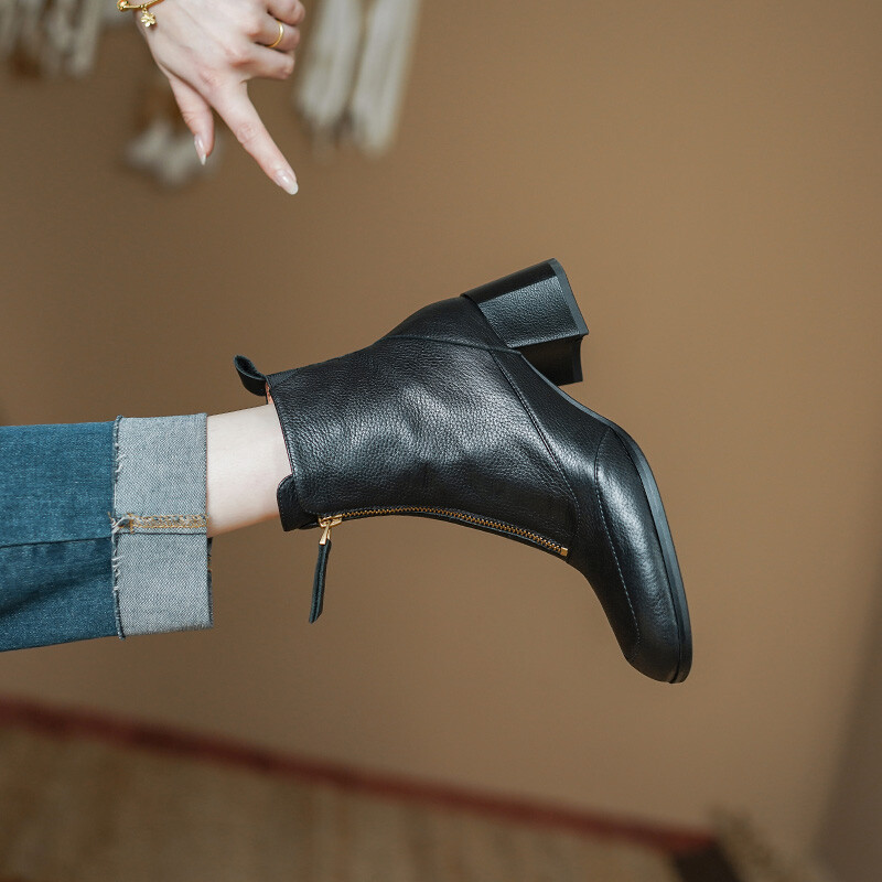 

Ботинки Mo Lin Martin Boots Women's