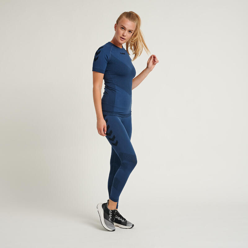 

Футболка Hummel, цвет dunkelblau/blau/blau