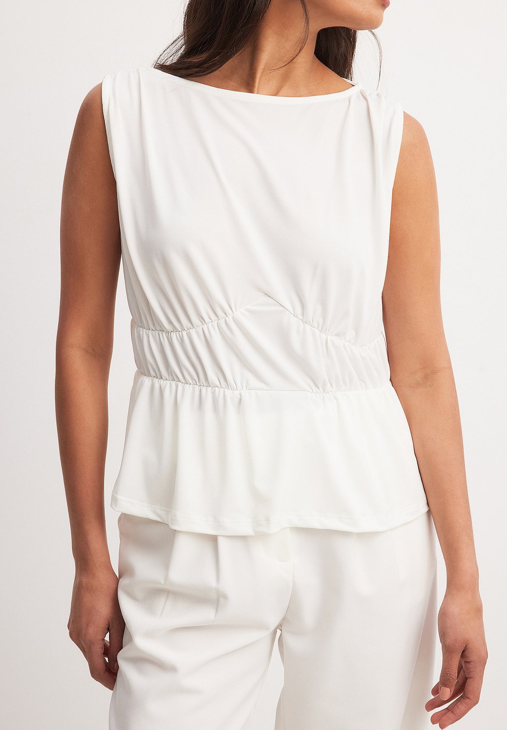 

Топ SLEEVELESS NA-KD, кремовый