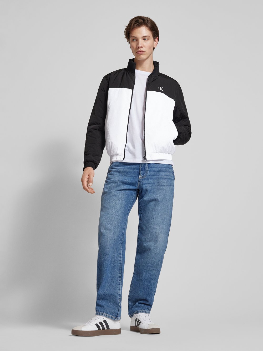 

Куртка с этикеткой Calvin Klein Jeans, черный
